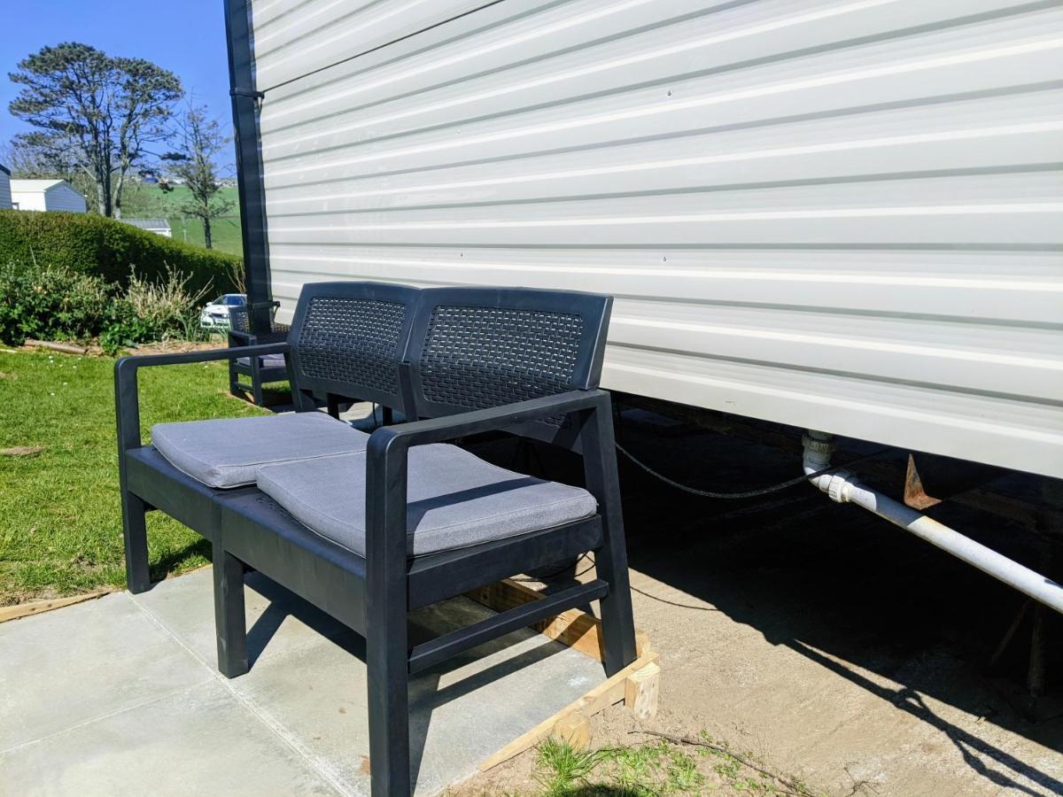 4 Berth Couples And Family Caravan In Beautiful Newquay Bay Resort Exterior photo