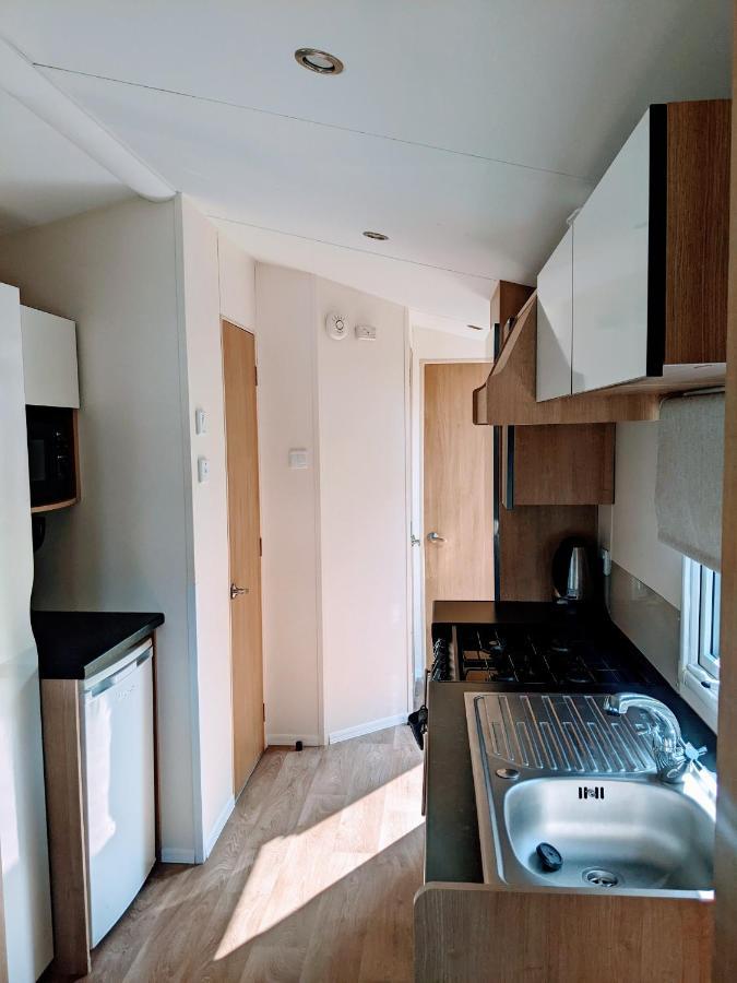 4 Berth Couples And Family Caravan In Beautiful Newquay Bay Resort Exterior photo